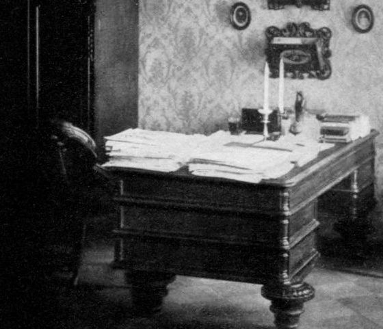 Picture of Dostoevsky's desk in St Petersburg.